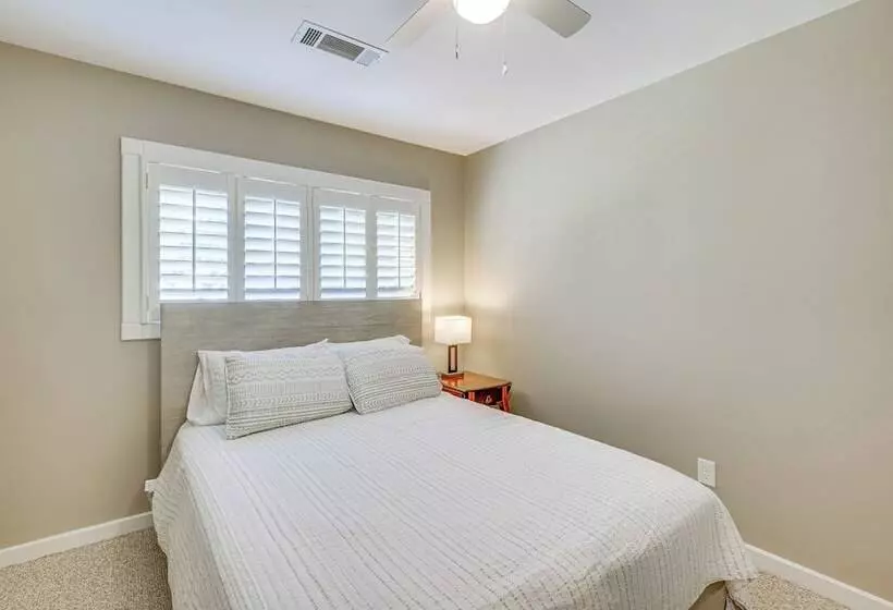 Bryan Home W/ Yard & Deck ~ 4 Mi To Aggieland
