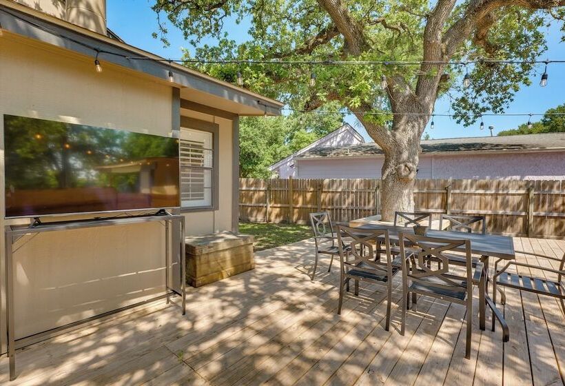 Bryan Home W/ Yard & Deck ~ 4 Mi To Aggieland