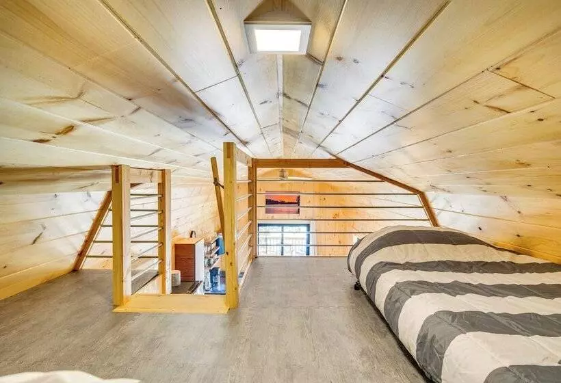 Deck & Grill: Lake Of The Ozarks Cabin In Warsaw