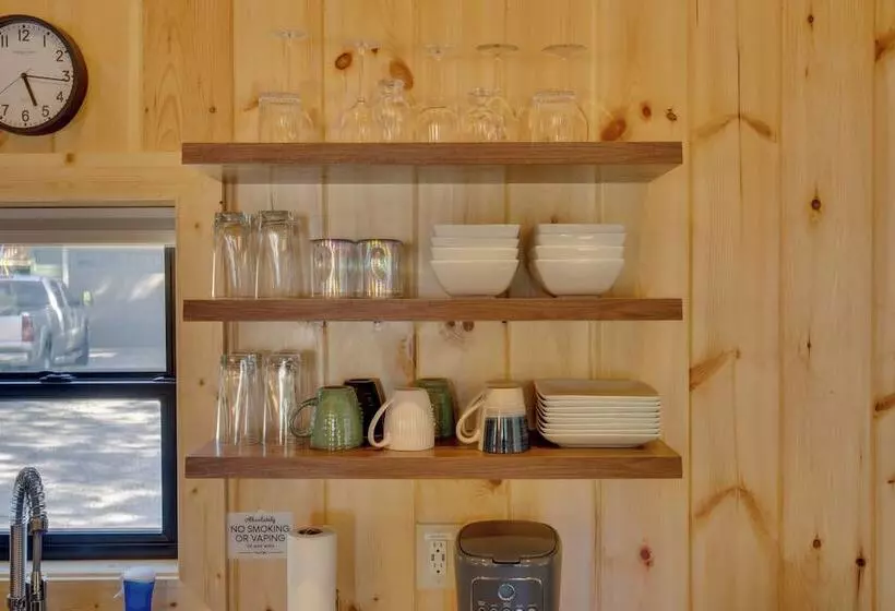 Deck & Grill: Lake Of The Ozarks Cabin In Warsaw