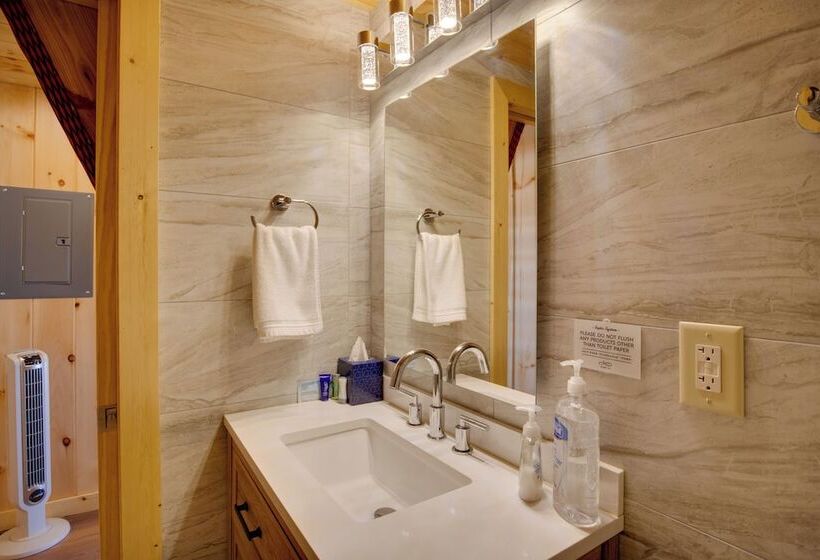 Deck & Grill: Lake Of The Ozarks Cabin In Warsaw