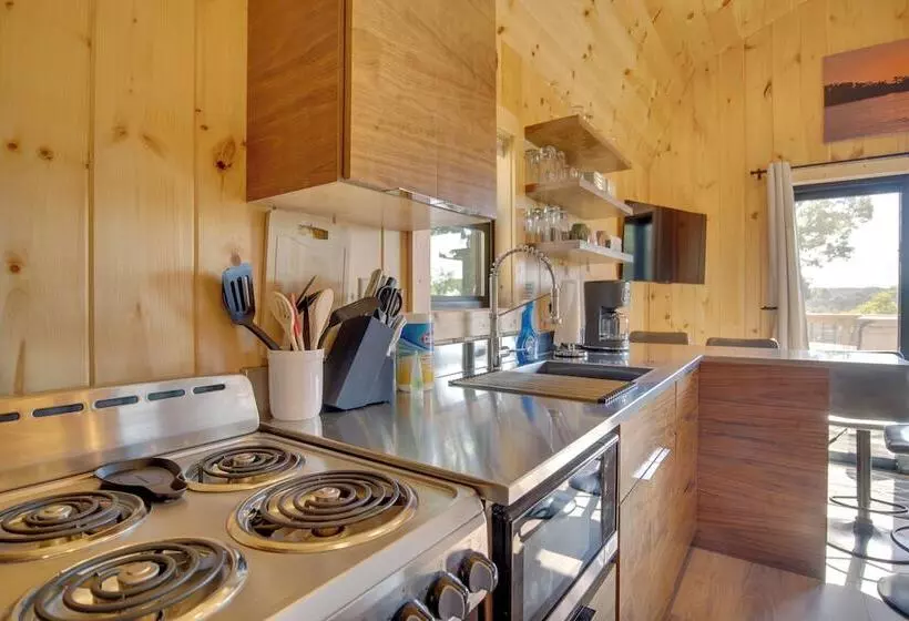 Deck & Grill: Lake Of The Ozarks Cabin In Warsaw