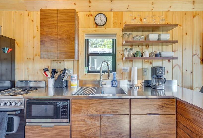 Deck & Grill: Lake Of The Ozarks Cabin In Warsaw