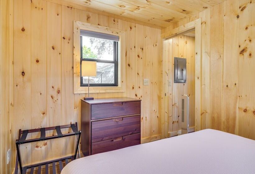 Deck & Grill: Lake Of The Ozarks Cabin In Warsaw