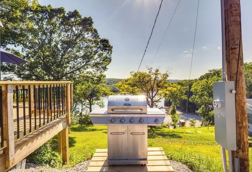 Deck & Grill: Lake Of The Ozarks Cabin In Warsaw