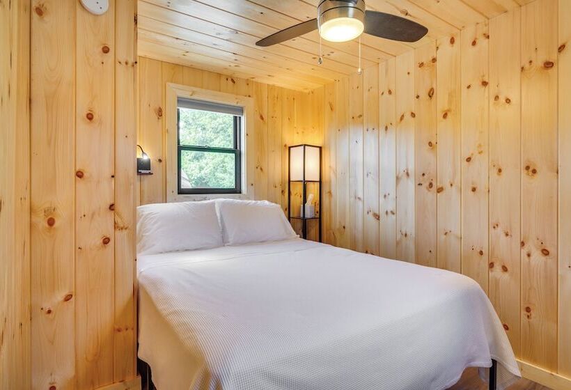 Deck & Grill: Lake Of The Ozarks Cabin In Warsaw