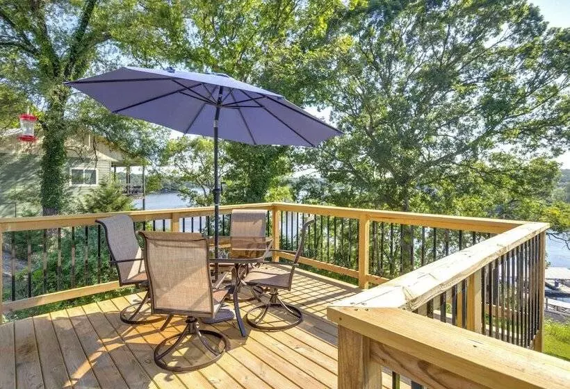 Deck & Grill: Lake Of The Ozarks Cabin In Warsaw