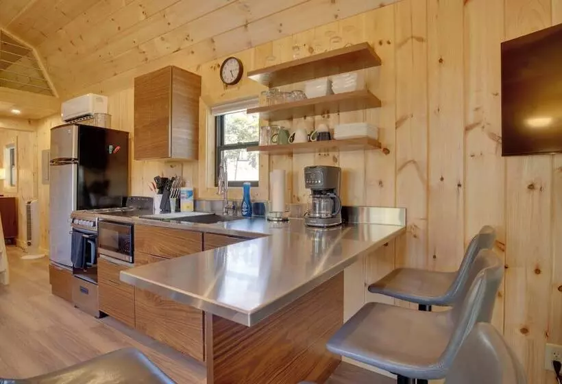 Deck & Grill: Lake Of The Ozarks Cabin In Warsaw