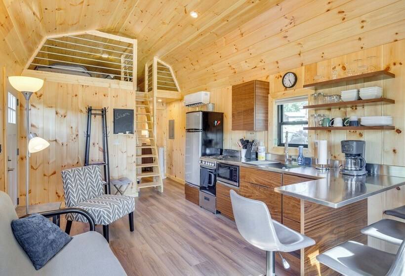 Deck & Grill: Lake Of The Ozarks Cabin In Warsaw