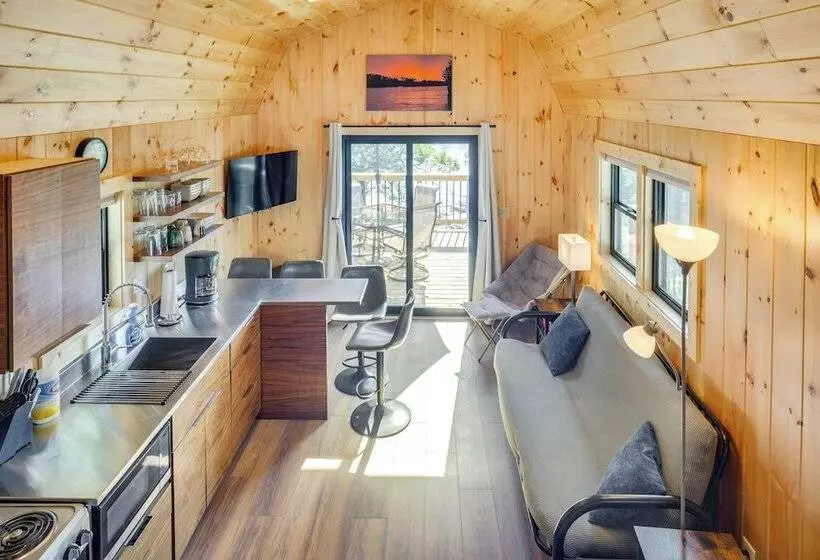 Deck & Grill: Lake Of The Ozarks Cabin In Warsaw