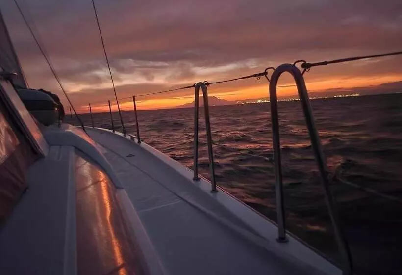 ホテル Dream Holiday On A Luxurious Sailing Yacht