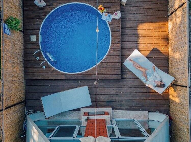 Hotel Natho Lakeside