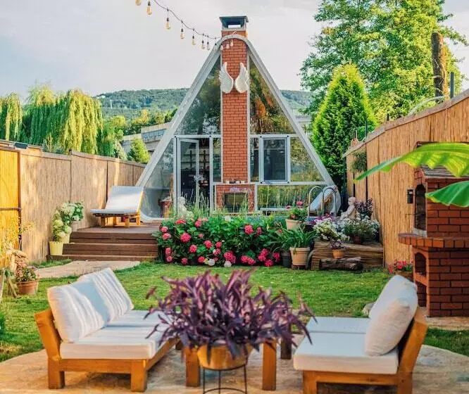 Hotelli Natho Lakeside