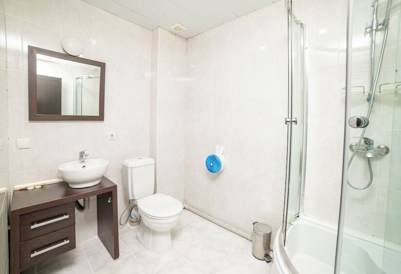 هتل Rcheuli Marani