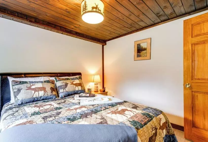 Inviting Peru Cabin W/ Patio, Grill & River Access