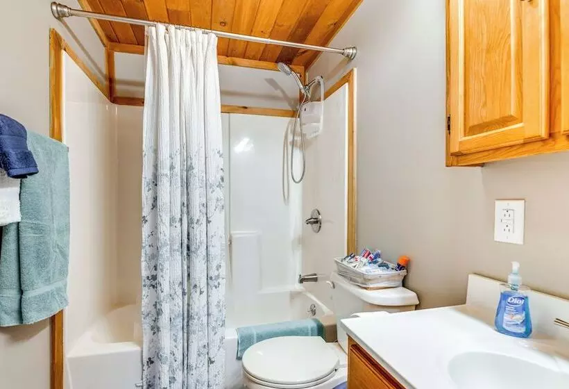 Inviting Peru Cabin W/ Patio, Grill & River Access