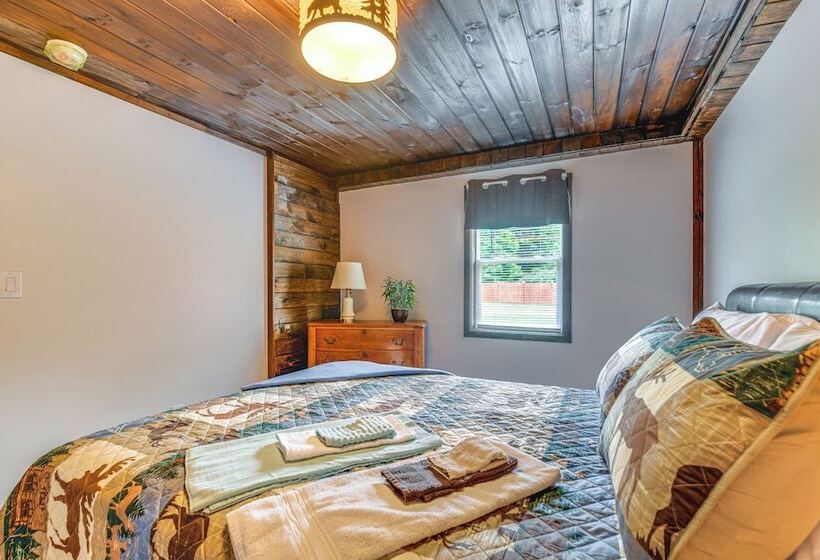 Inviting Peru Cabin W/ Patio, Grill & River Access