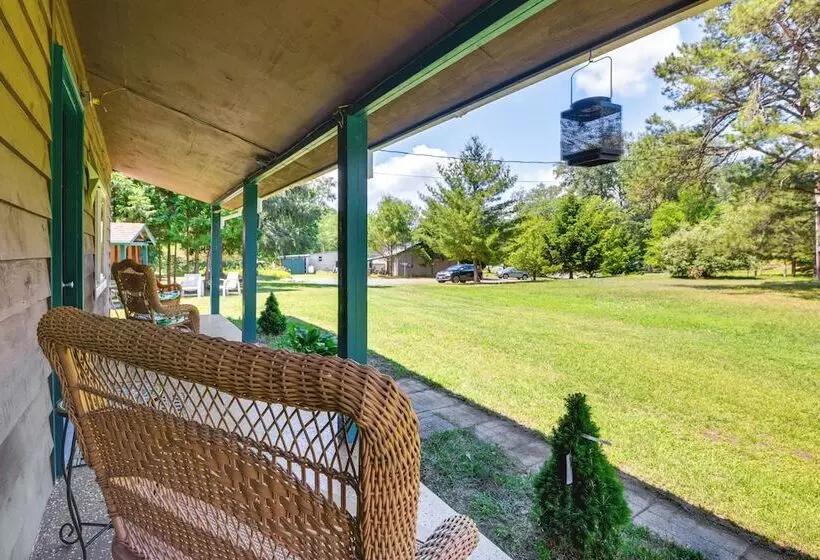 Inviting Peru Cabin W/ Patio, Grill & River Access