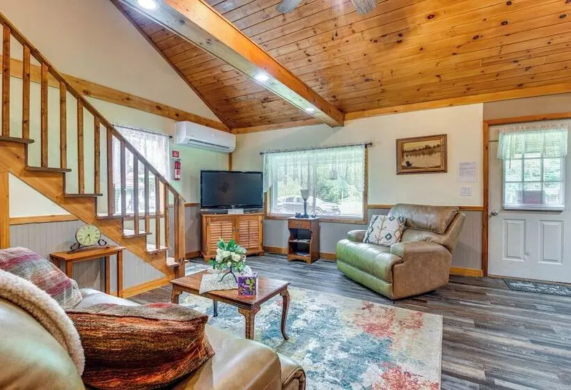 Inviting Peru Cabin W/ Patio, Grill & River Access