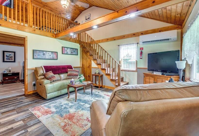 Inviting Peru Cabin W/ Patio, Grill & River Access