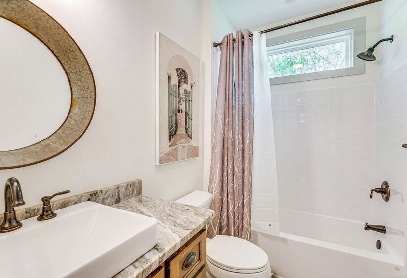 Lakefront Hiawassee Gem: Boat Dock W/ Rooftop Deck