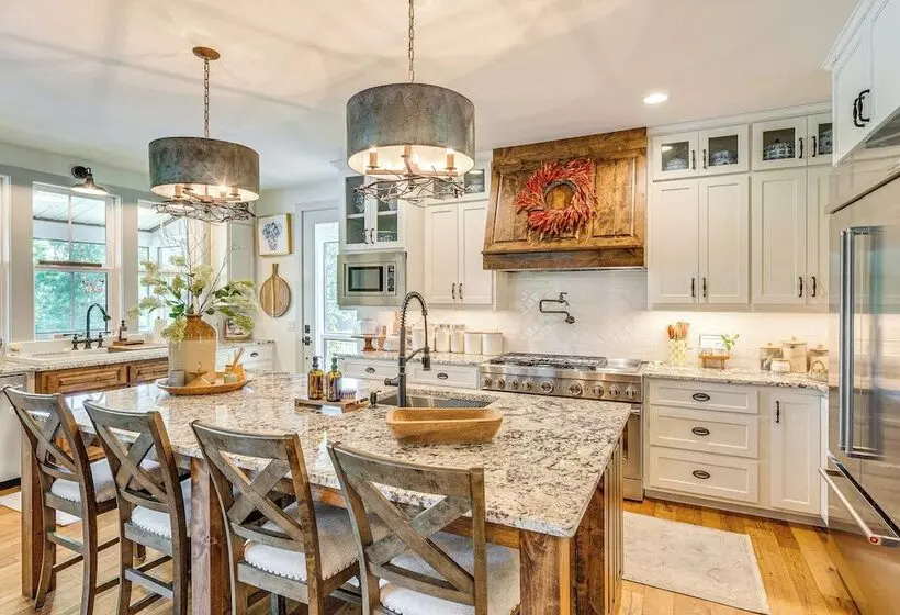 Lakefront Hiawassee Gem: Boat Dock W/ Rooftop Deck