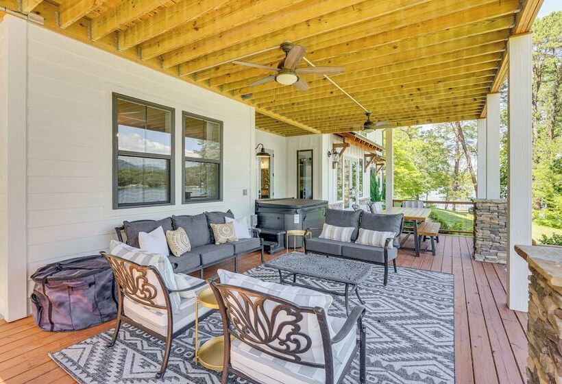 Lakefront Hiawassee Gem: Boat Dock W/ Rooftop Deck