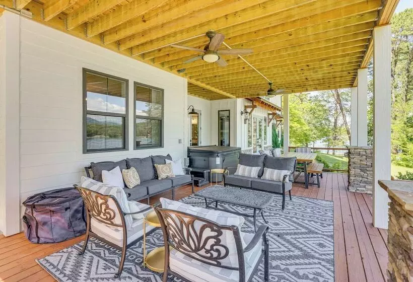 Lakefront Hiawassee Gem: Boat Dock W/ Rooftop Deck