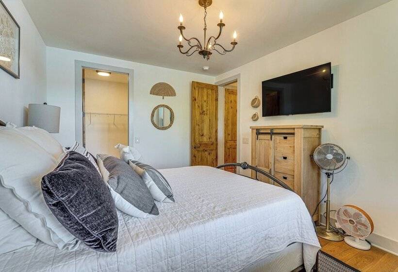 Lakefront Hiawassee Gem: Boat Dock W/ Rooftop Deck