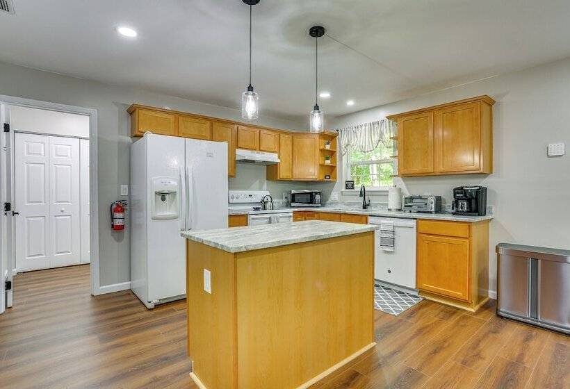 Masthope Home W/ Community Perks   Close To Ski!