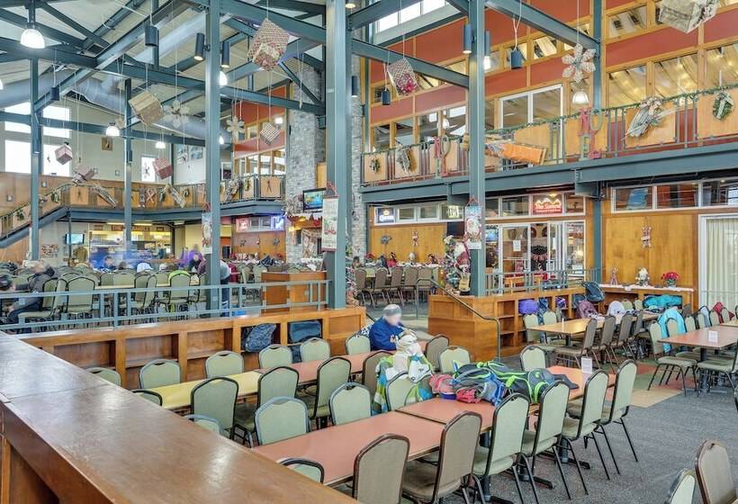 Masthope Home W/ Community Perks   Close To Ski!