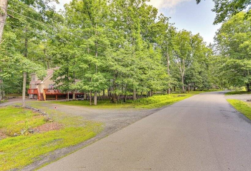 Masthope Home W/ Community Perks   Close To Ski!