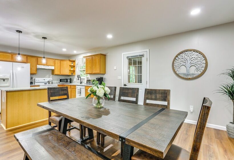 Masthope Home W/ Community Perks   Close To Ski!