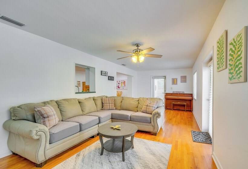 Ocala Retreat W/ Pool, Grill & Yard Pets Welcome