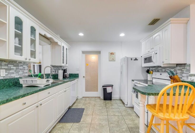 Ocala Retreat W/ Pool, Grill & Yard Pets Welcome