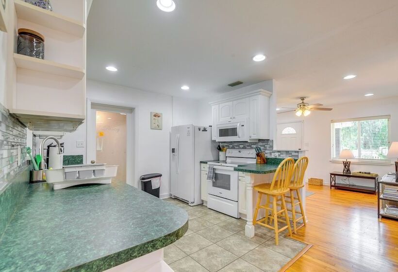 Ocala Retreat W/ Pool, Grill & Yard Pets Welcome