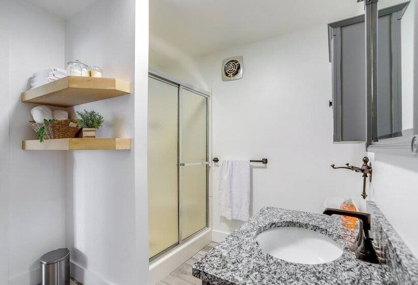 Ohio Farmhouse Retreat W/ Fire Pit & Patio