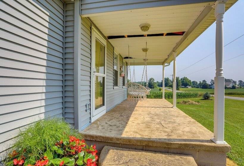 Ohio Farmhouse Retreat W/ Fire Pit & Patio