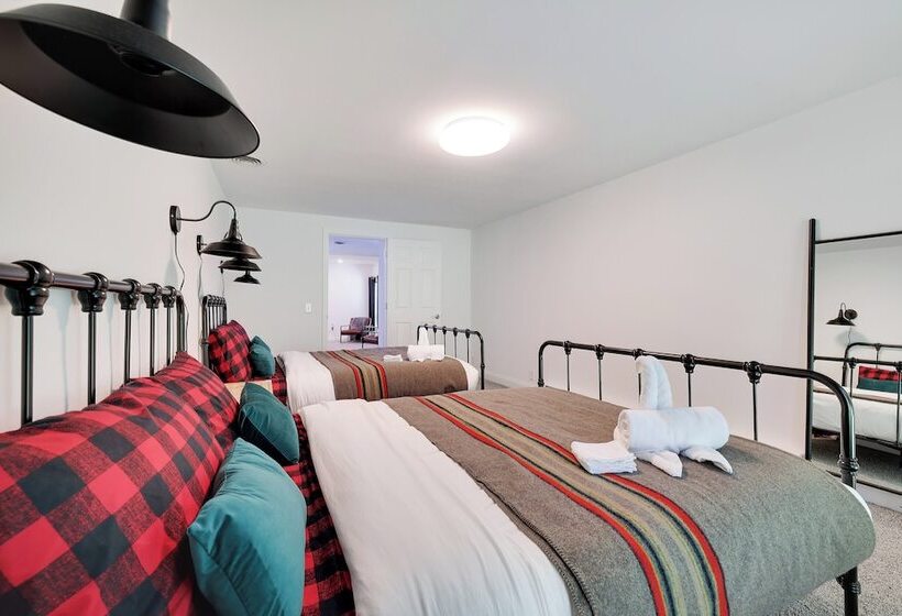 Paradise Retreat By Avantstay Pool, Hot Tub, & Game Room!