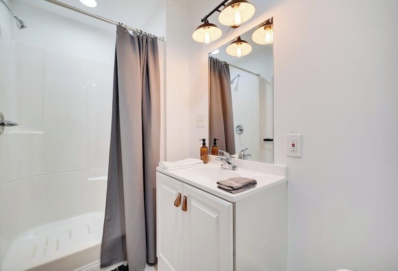 Paradise Retreat By Avantstay Pool, Hot Tub, & Game Room!