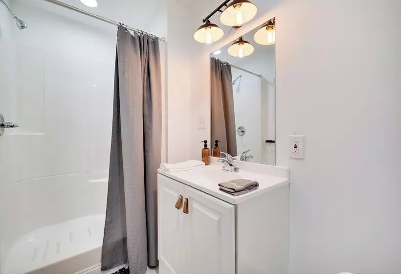 Paradise Retreat By Avantstay Pool, Hot Tub, & Game Room!