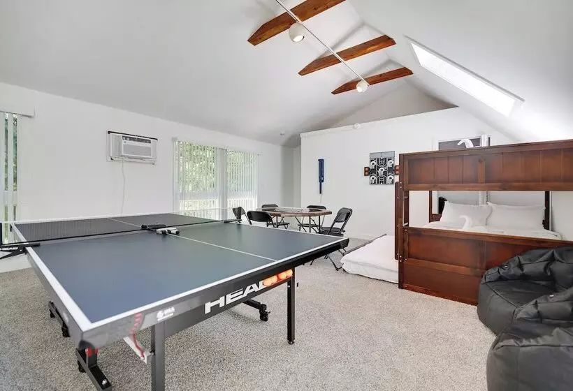 Paradise Retreat By Avantstay Pool, Hot Tub, & Game Room!