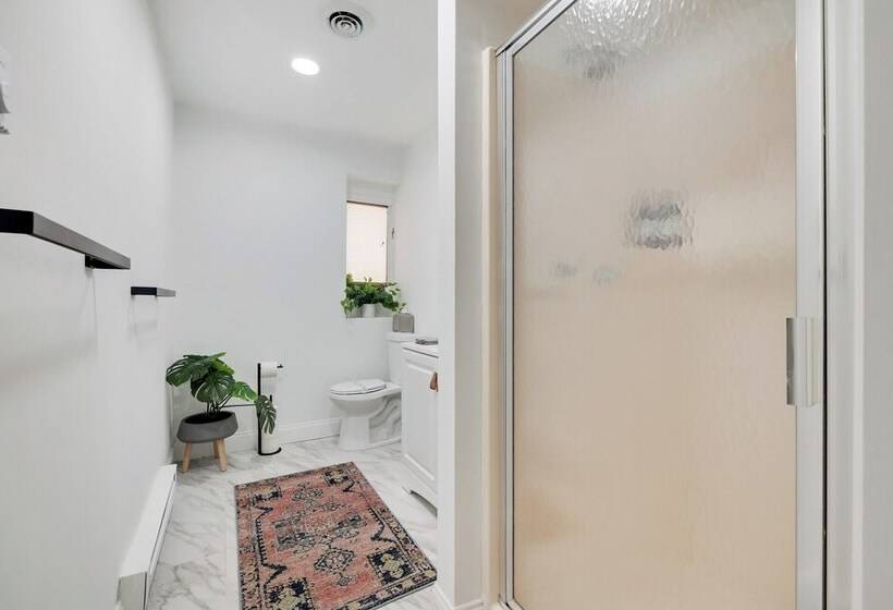 Paradise Retreat By Avantstay Pool, Hot Tub, & Game Room!