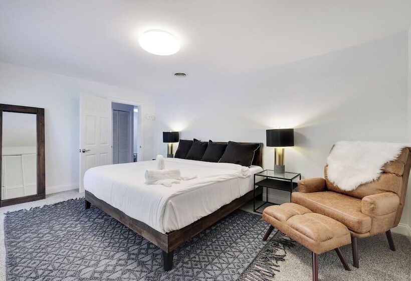 Paradise Retreat By Avantstay Pool, Hot Tub, & Game Room!