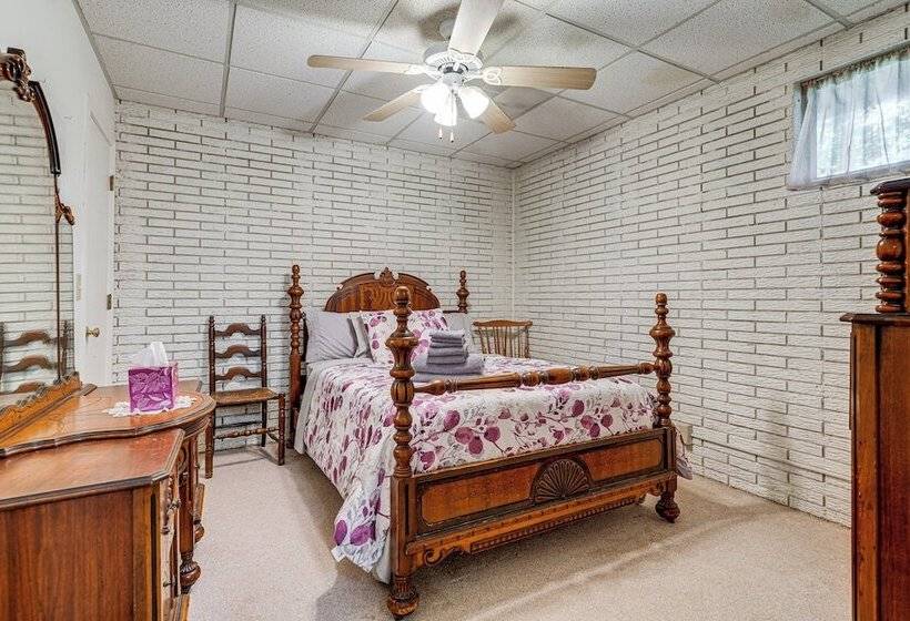 Peaceful Harrison Home W/ Porch & Grill!