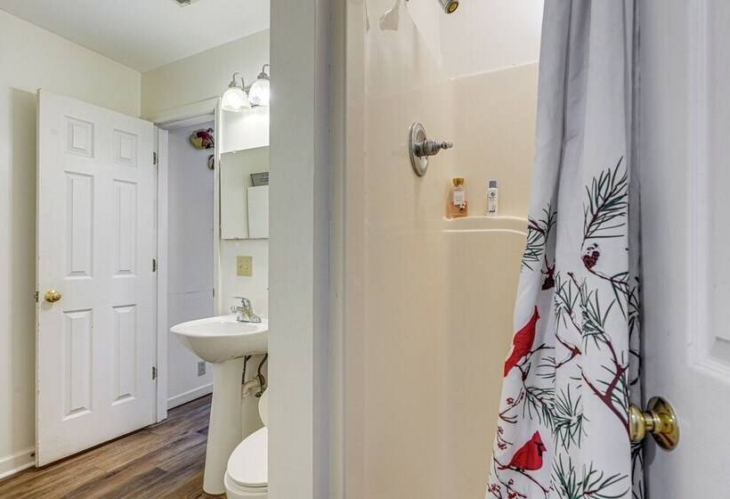 Peaceful Harrison Home W/ Porch & Grill!