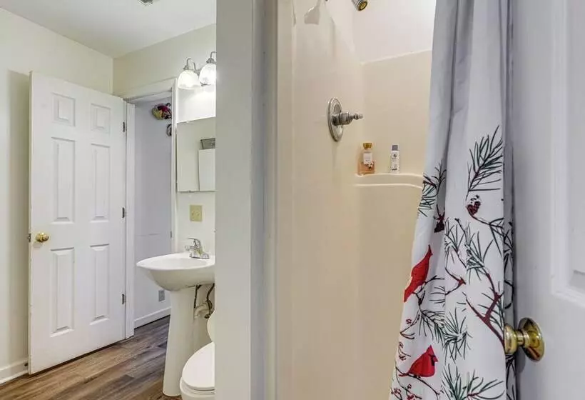 Peaceful Harrison Home W/ Porch & Grill!