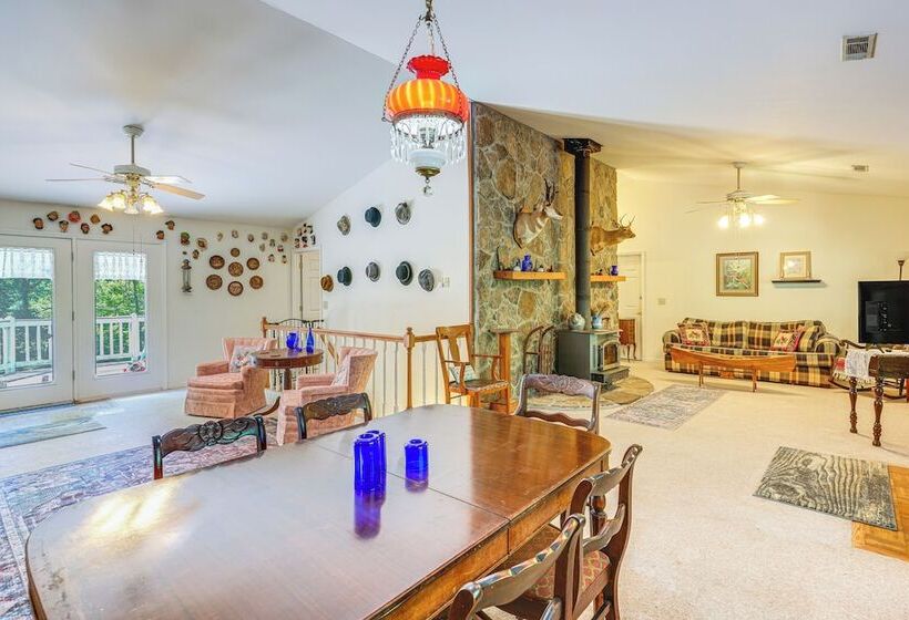 Peaceful Harrison Home W/ Porch & Grill!