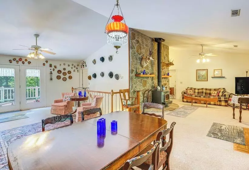 Peaceful Harrison Home W/ Porch & Grill!