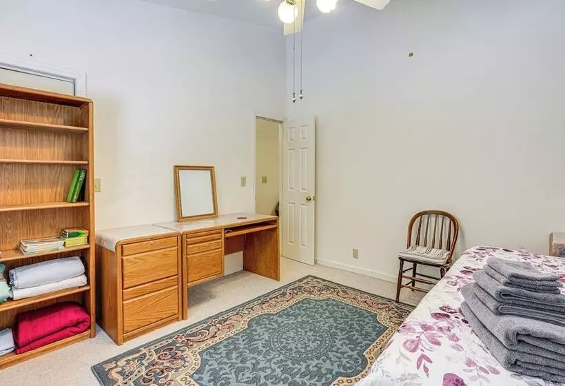 Peaceful Harrison Home W/ Porch & Grill!